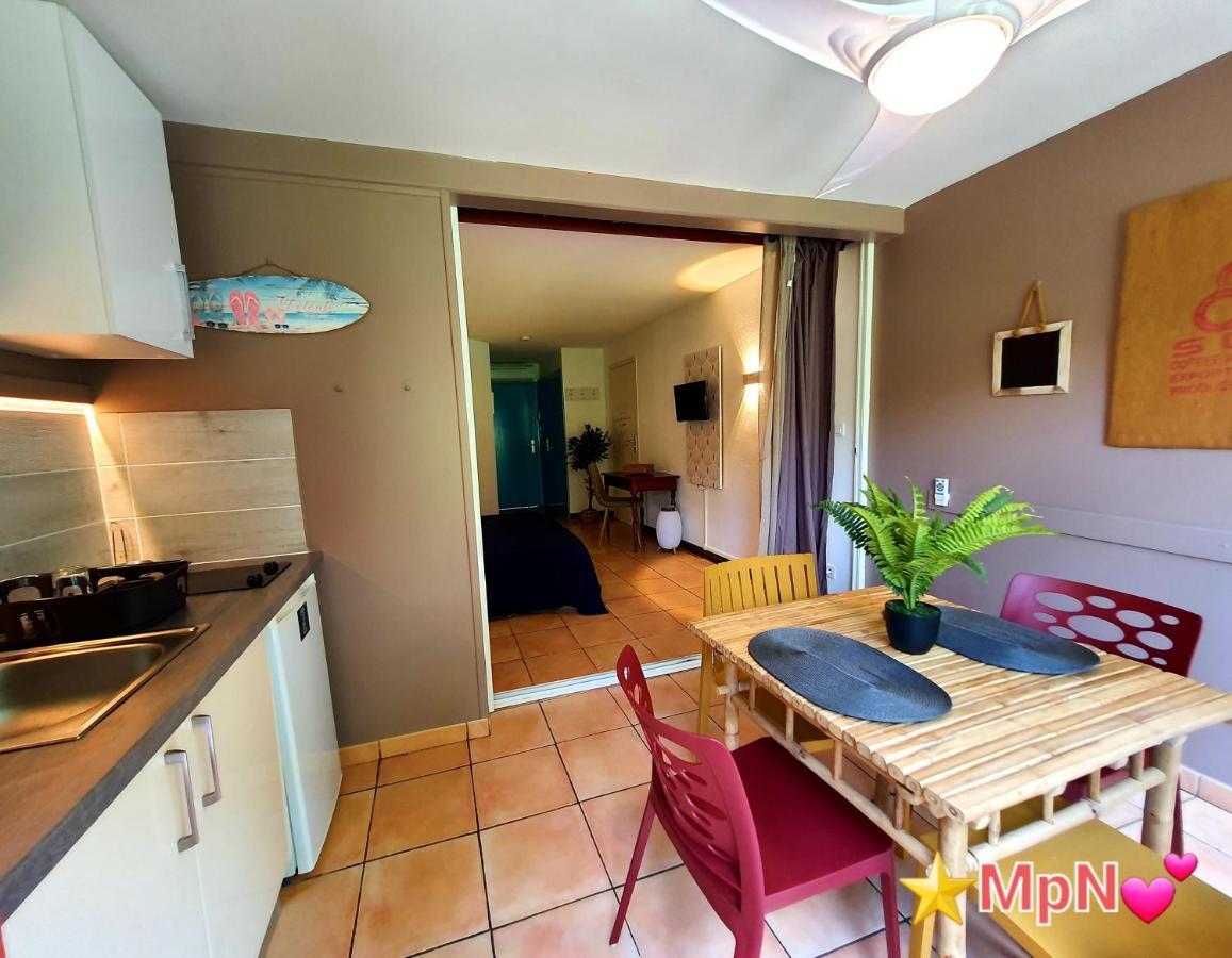 Mon Pti Nid IDÉAL COUPLE Tout confort Sainte-Anne Extérieur photo